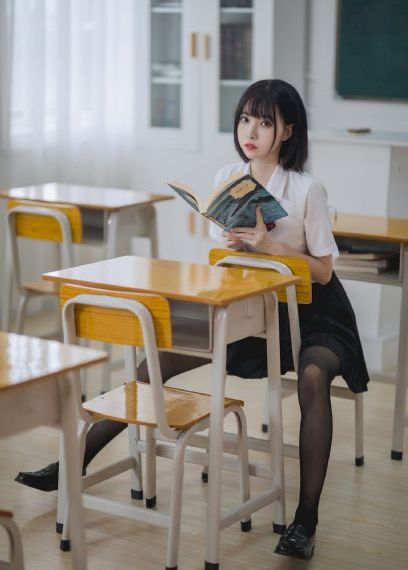 草莓丝瓜香蕉向日葵榴莲18岁视频_超清高清迅雷在线观看