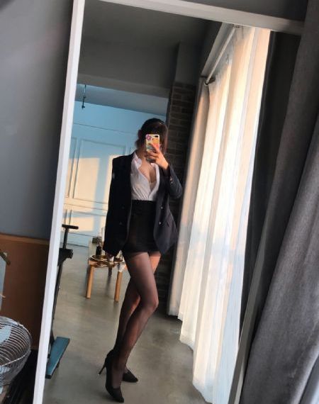 18禁美女裸体网站免费扒内衣_剧情片高清视频观看