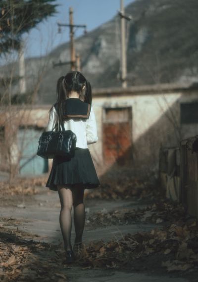 欧美美女微胖裙装_4K手机免费观看完整