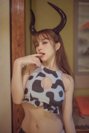 两个小婕子和我做愛视频_HD免费观看
